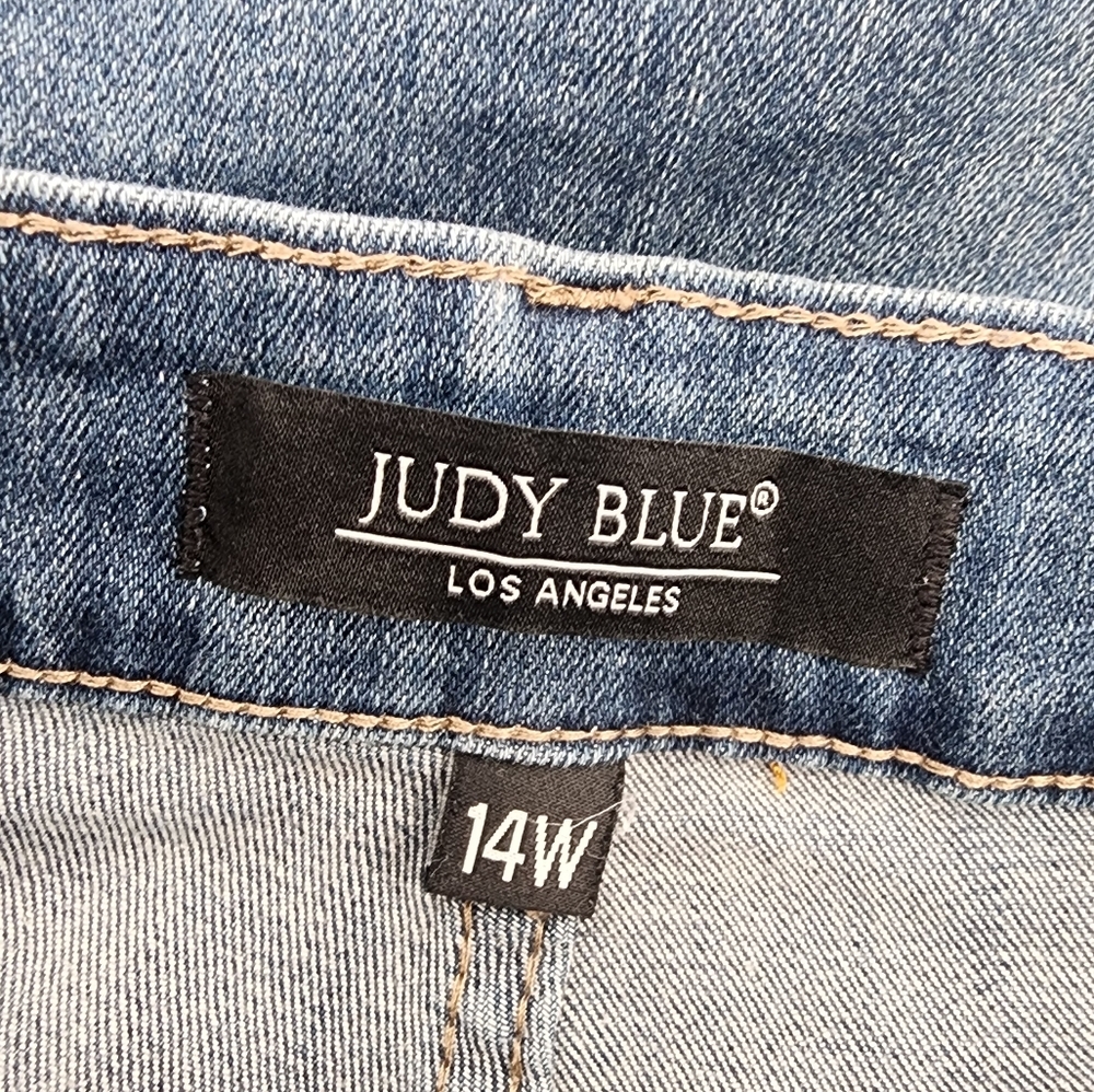 Judy Blue High Rise Boyfriend Fit Distressed Blue Jeans‎ Size 14W - Picture 8 of 11